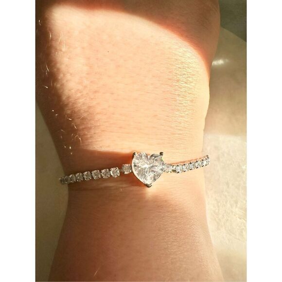 Cubic zirconia heart tennis bracelet - Picture 3 of 4